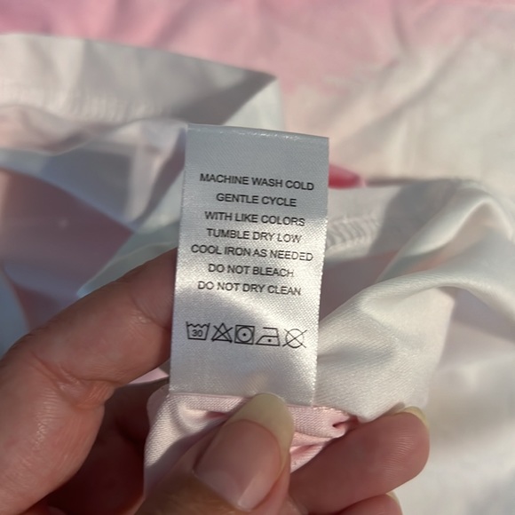 🟡2/$15⭐️Sakurafina pink and white shirt - Picture 5 of 6